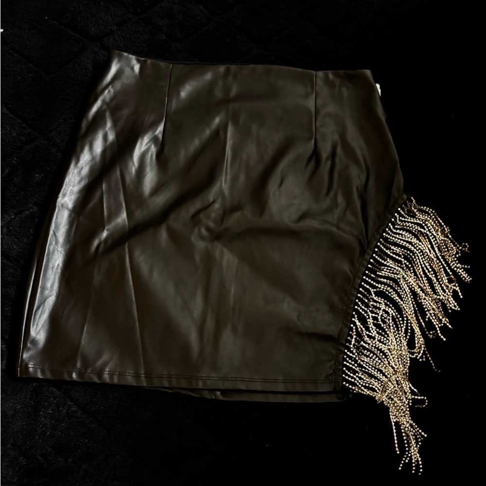 High-rise and side slit a rhinestones fringe and a mini length hem